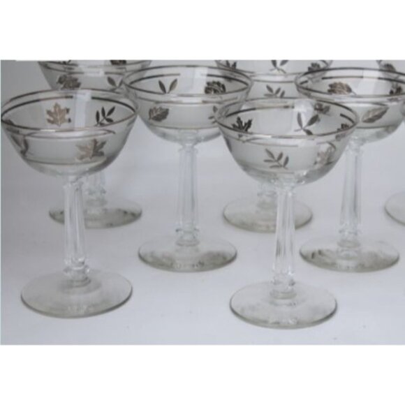 Set of 7 Vintage Libbey 5" Champagne Glasses Silver Foliage Design MCM - Picture 2 of 8